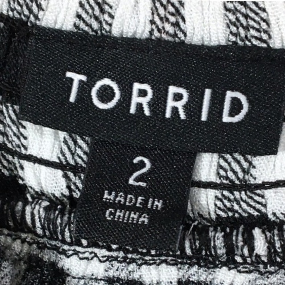Torrid‎ Gingham and Lace Sweatheart Swing Cami Top - Picture 5 of 8